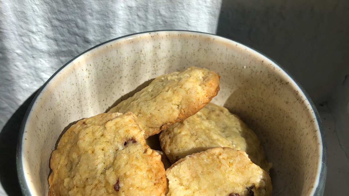 healthy vegan choc chip cookies